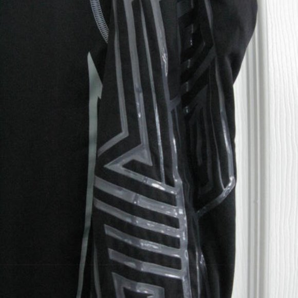 Women's Under Amour HeatGear compression baselayer top Size Large - Picture 2 of 3